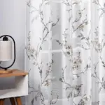 Белый тюль лен в зал – классическое решение для интерьера