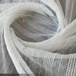 Светлый тюль на окно в интерьере гостиной, Киев